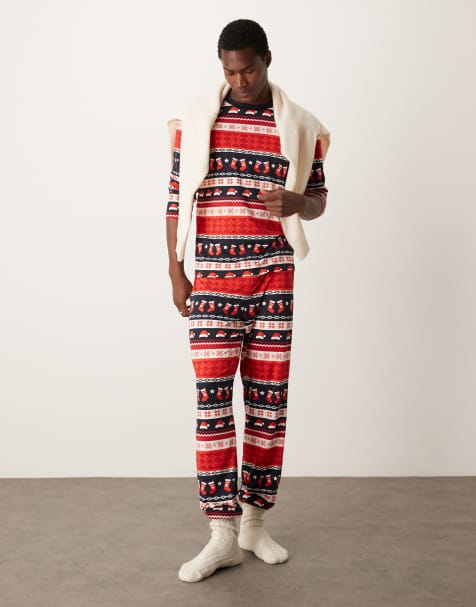 Pijama rojo de pantalones y camiseta de manga larga con estampado de grecas alpinas de Navidad de poliéster de Urban Threads - view 1