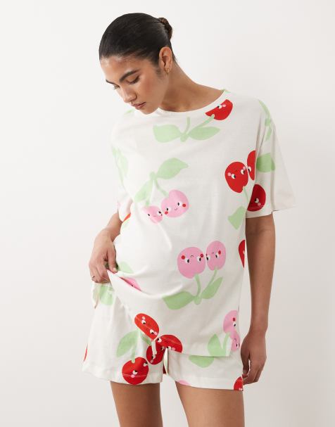 Pijama rojo y rosa de pantalones cortos y camiseta de manga corta con estampado de cerezas de ASOS DESIGN Maternity - view 1