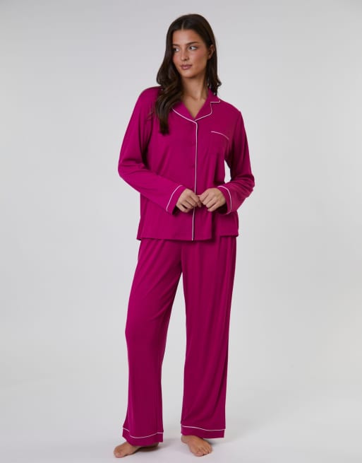 Pijama rosa oscuro clásico de pantalones largos y camisa de manga larga de canalé de Loungeable , 2 de 5