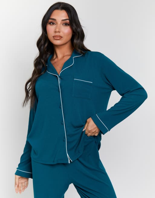 Pijama verde clásico de camisa de manga larga y pantalones largos de canalé de Loungeable, 2 de 7