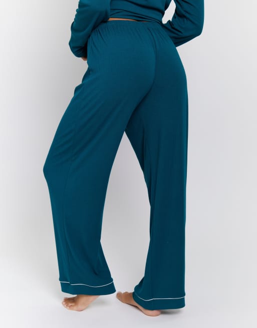 Pijama verde clásico de camisa de manga larga y pantalones largos de canalé de Loungeable, 6 de 7