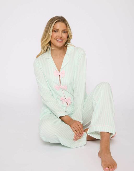 Pijama verde menta clásico a rayas de manga larga con detalle de lazos de Loungeable , 5 de 6