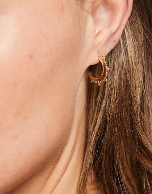 Pilgrim half hoop earrings in gold with crystal plating