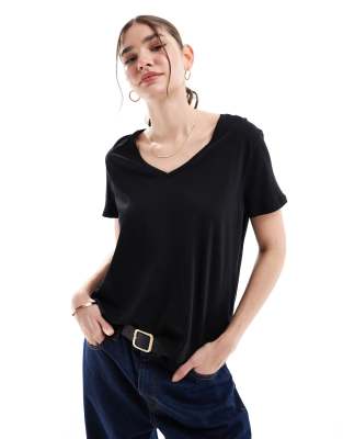 Pimkie - Basic-T-Shirt aus Baumwolle in Schwarz mit V-Ausschnitt