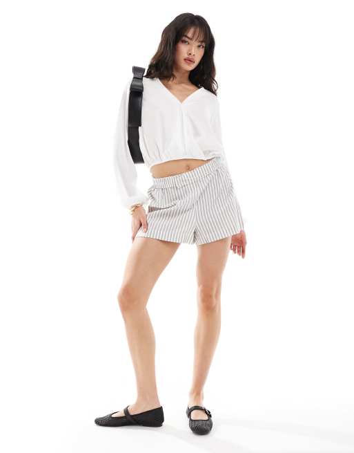Pimkie - Blouse met overslag en ballonmouwen in zwart