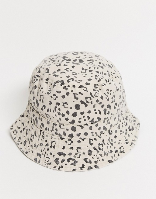 Pimkie bucket hat in leopard print