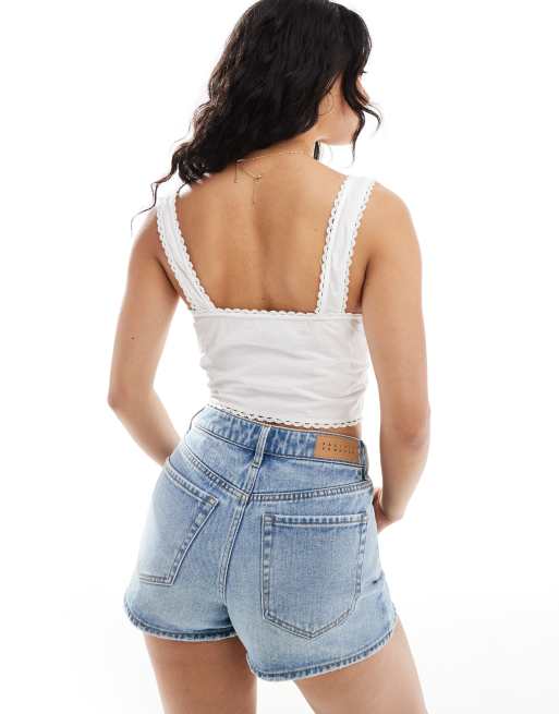 Pimkie Crop top boutonné à détail plissé Blanc ASOS