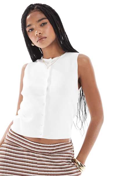 Pimkie fine knit sleeveless button through top in white