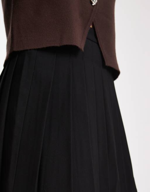 Pimkie high waisted pleated hem skater mini skirt in black, 5 of 5