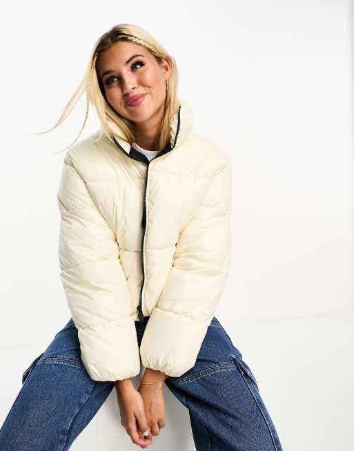 Pimkie – Hochgeschlossene, wattierte Jacke in Creme