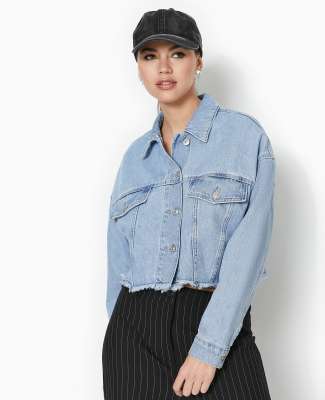 Pimkie - Kurz geschnittene Oversize-Jeansjacke in hellblauer Waschung mit unverarbeitetem Saum