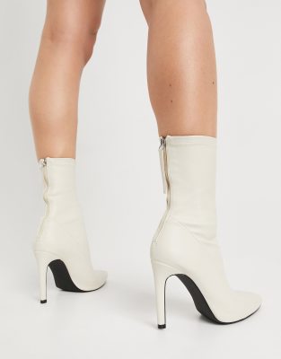 Pimkie - Laarzen met hak in crème | ASOS