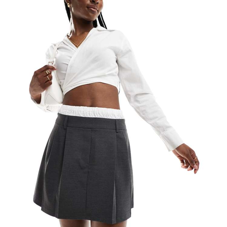 Pimkie Mini jupe plissee a taille effet calecon Gris ASOS