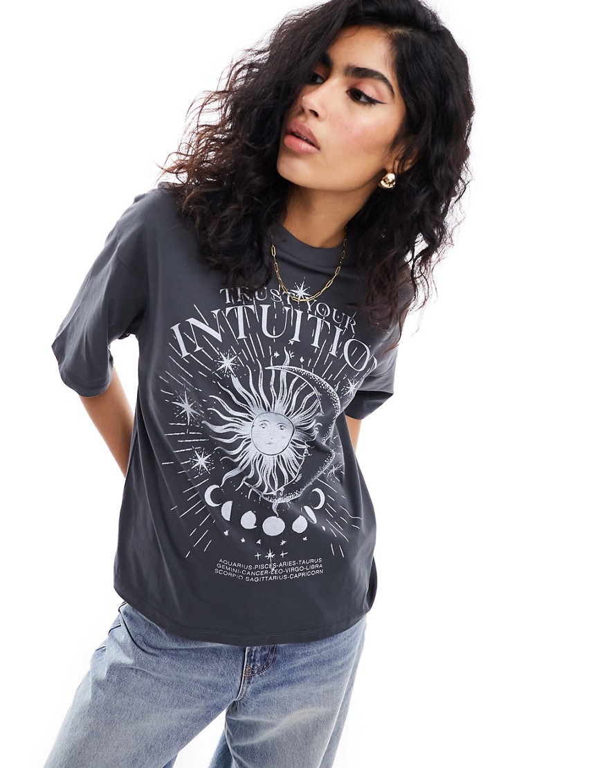Pimkie moon and sun motif t-shirt in washed grey-Black