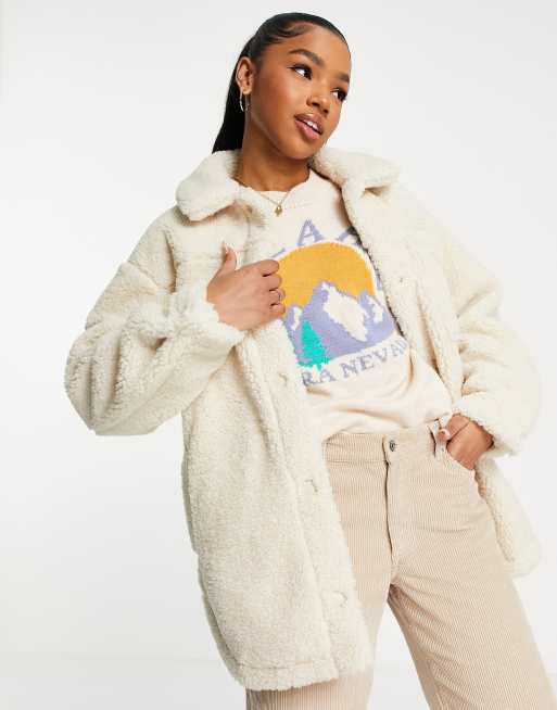 Pimkie – Oversize-Hemdjacke aus Teddystoff in Beige