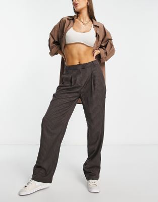 Pimkie - Pantalon d'ensemble taille haute à fines rayures contrastantes - Marron | ASOS