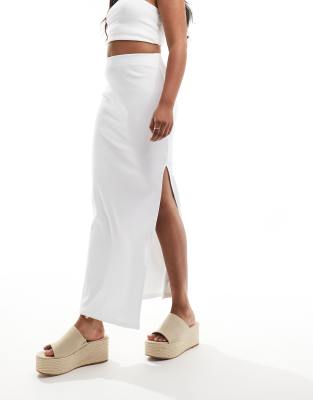 Pimkie Pimkie ribbed side split maxi skirt in white