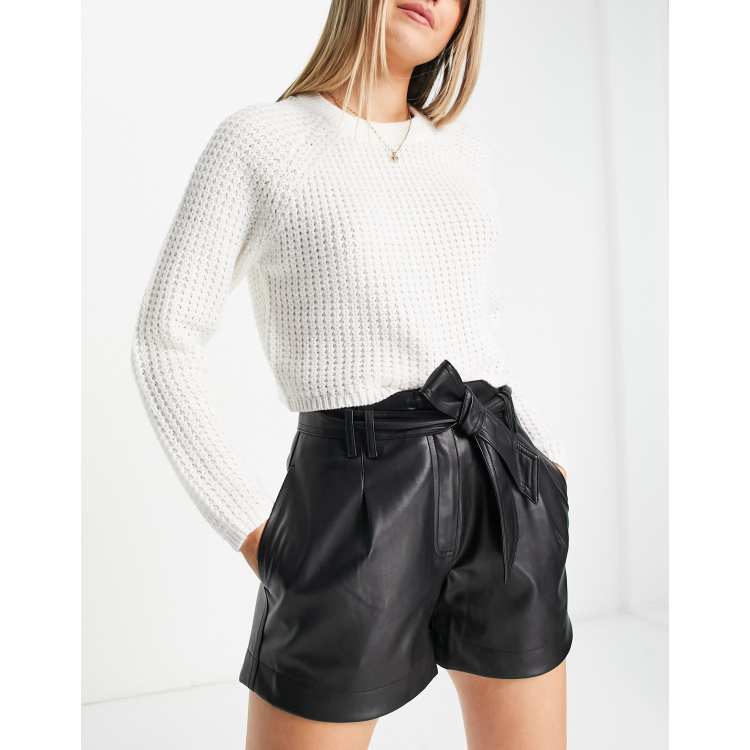 Pimkie Short taille haute imitation cuir avec liens a nouer Noir ASOS