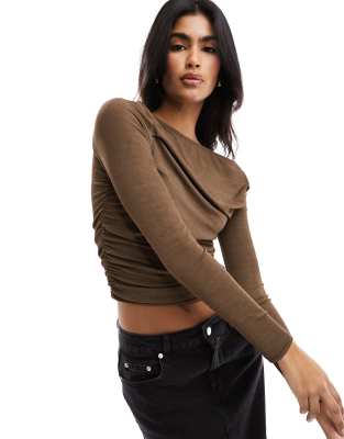 Pimkie Pimkie slinky off shoulder long sleeve top in brown