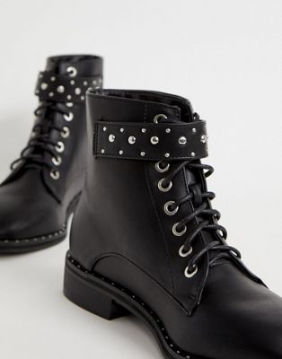 Pimkie – Svarta boots i hiker-modell med nitar och snörning fram