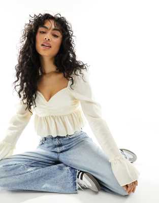 Pimkie Pimkie sweetheart frill detail cropped blouse with wide cuff in cream-White