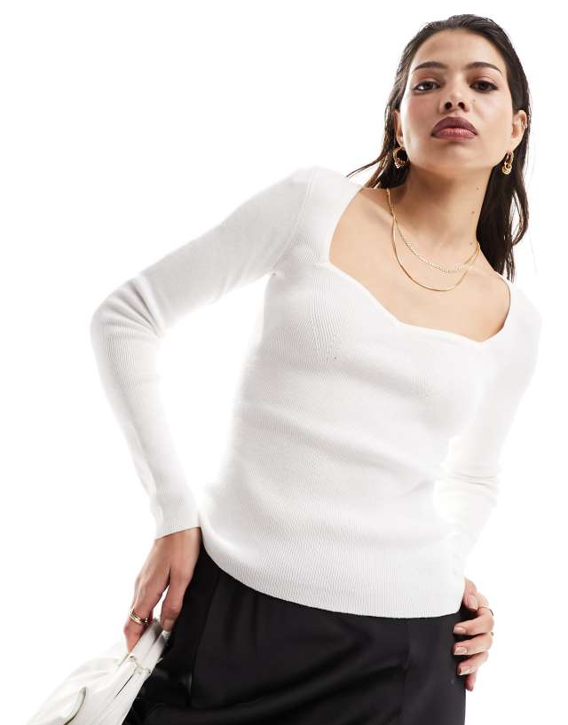 Pimkie - sweetheart neckline jumper in ivory