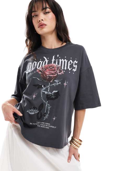 Pimkie – T-Shirt in Schwarz mit Rosenmotiv-Grafikprint vorne