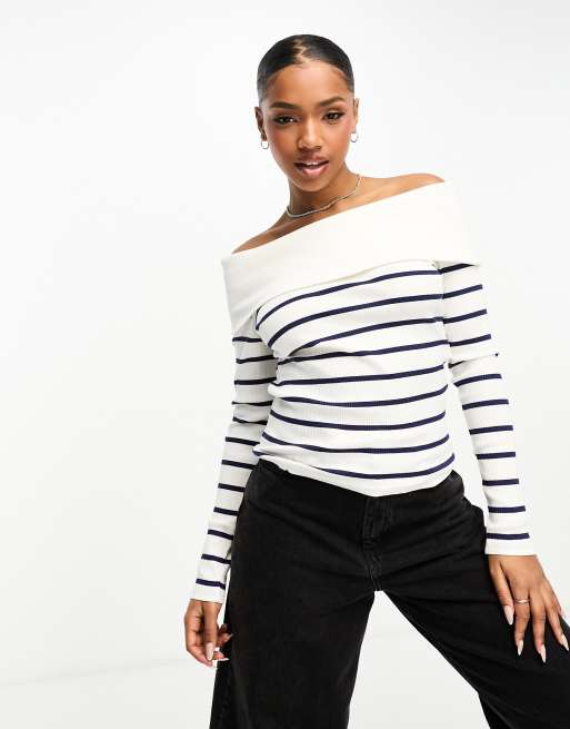 Pimkie - Top con scollo Bardot bianco e blu a righe a coste