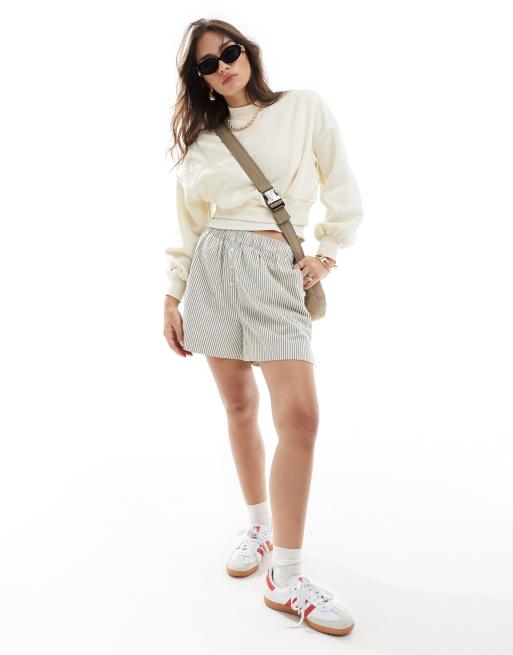 Pimkie volume sleeve high neck cropped sweatshirt in cream, 3 of 4