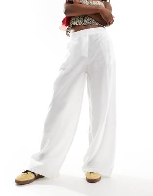 Pimkie Pimkie wide leg trousers in white