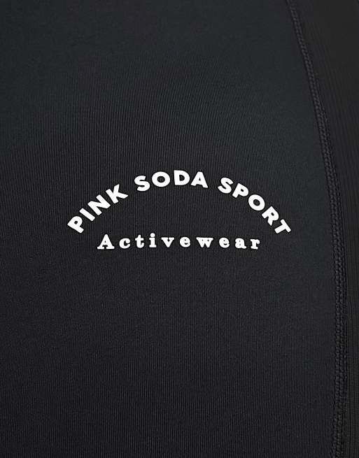 Pink Soda - Plus - Bootieshort met geribbeld inzetstuk in zwart, 3 van 4