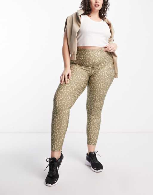 Pink Soda – Plusstorlek – Djurmönstrade olivgröna leggings
