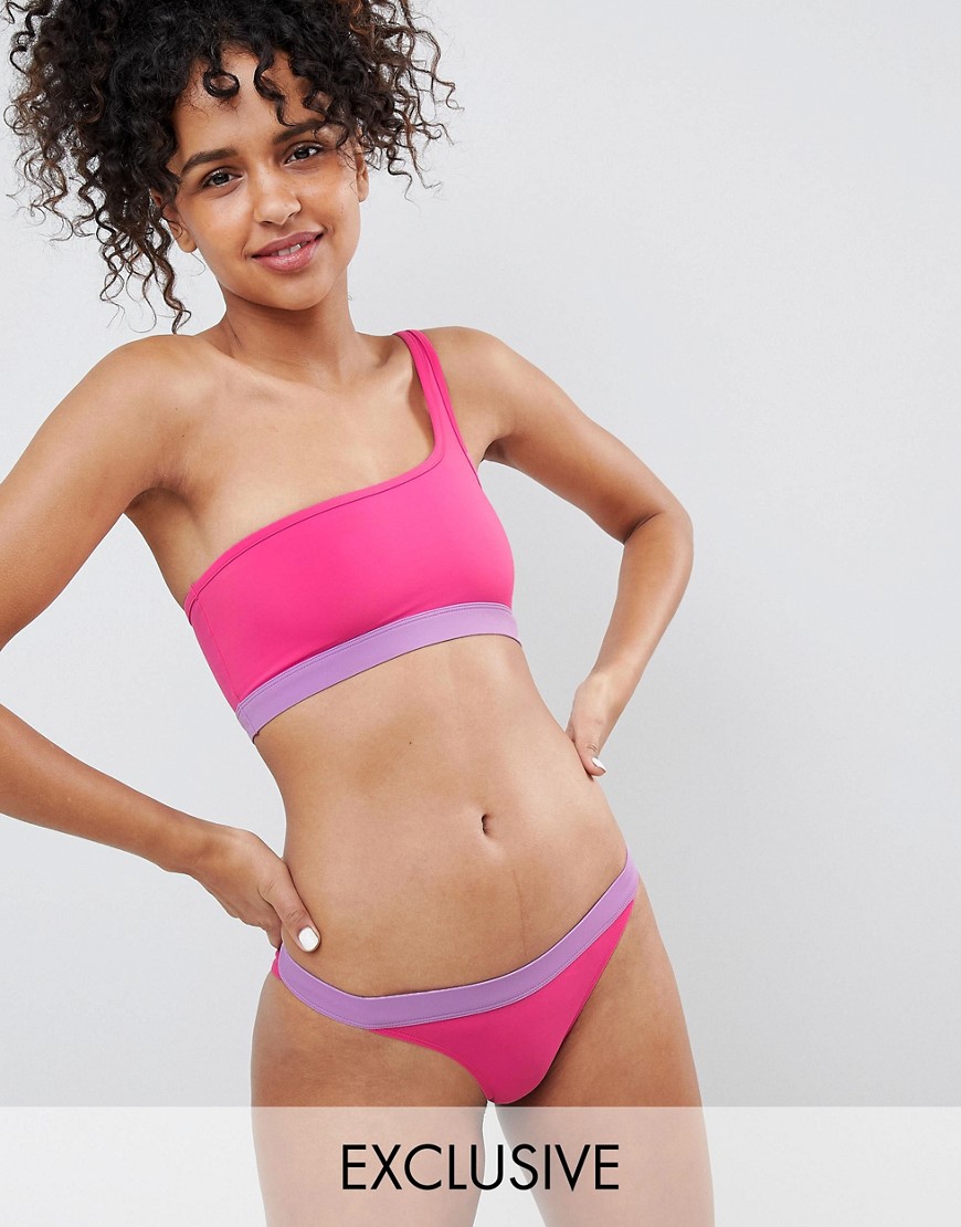 Pinkfarvede tanga-bikinitrusser med kontrastbånd fra Monki