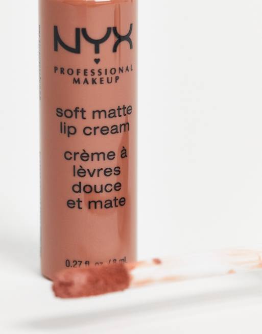 Pintalabios cremoso Soft Matte de NYX Professional Makeup: Tono Abu Dhabi, 2 de 4