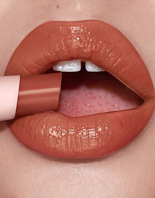 Pintalabios Hyaluronic Happikiss de Charlotte Tilbury: Tono Happipeach, 3 de 4