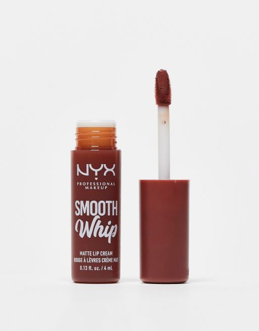 Pintalabios mate cremoso Smooth Whip de NYX Professional Makeup: Tono Teddy Fluff