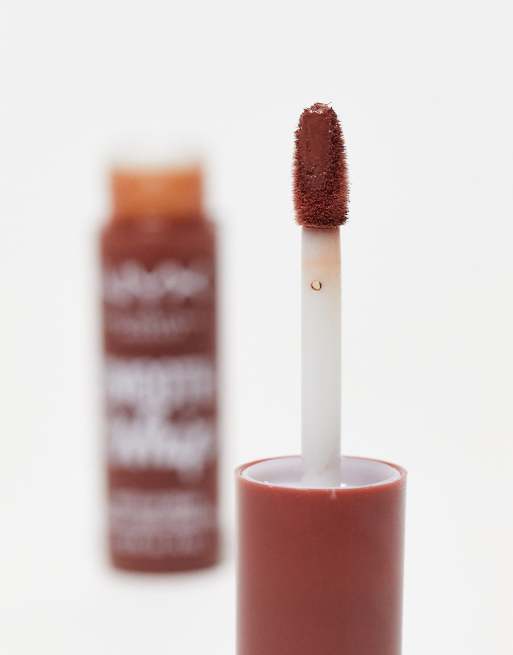 Pintalabios mate cremoso Smooth Whip de NYX Professional Makeup: Tono Teddy Fluff, 4 de 4