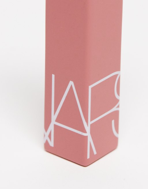 Pintalabios Powermatte High Intensity de NARS: Tono Sweet Disposition 100, 3 de 4