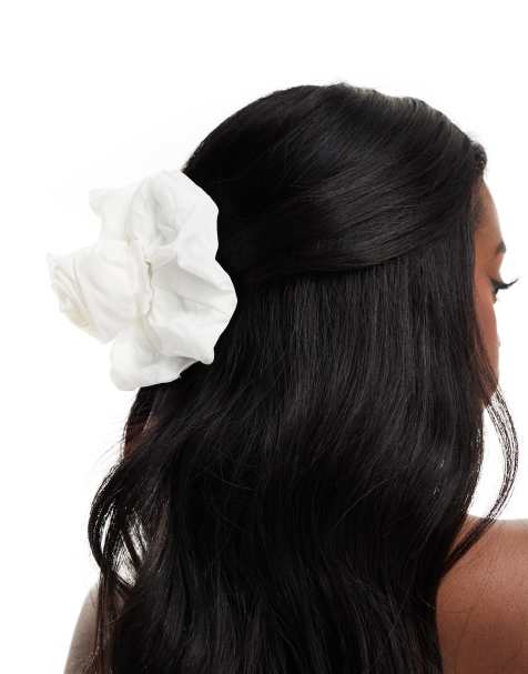 Pinza para el cabello blanca con diseño de flor de chifón de True Decadence - view 1