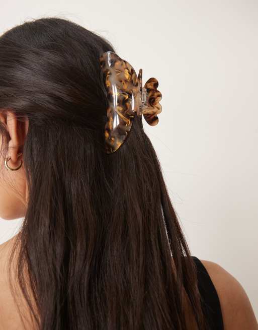 Pinza para el cabello grande color champán Helle Pretty de SUI AVA