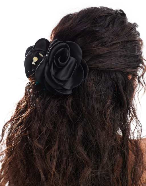 Pinza para el cabello negra con diseño de rosa lisa de SUI AVA 