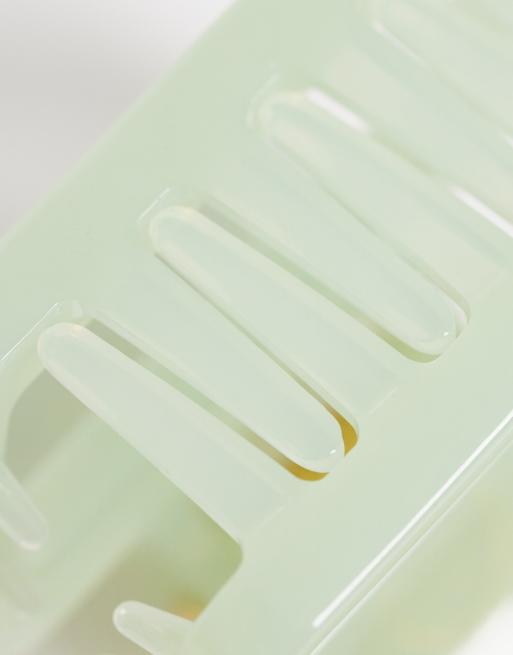 Pinza para el cabello pequeña verde mente opaca cuadrada de DesignB London, 2 de 3