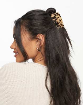 Pinza para el cabello rectangular en tono lechoso efecto carey de ASOS ...