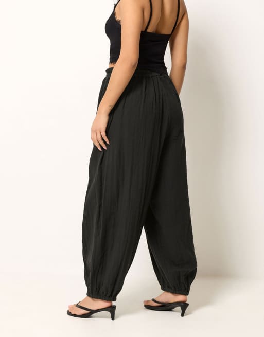 PixieGirl Petite cheesecloth balloon trousers in black, 3 of 4