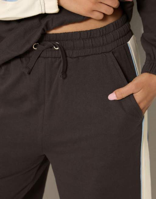 PixieGirl Petite colour block wide leg joggers in brown, 4 of 4