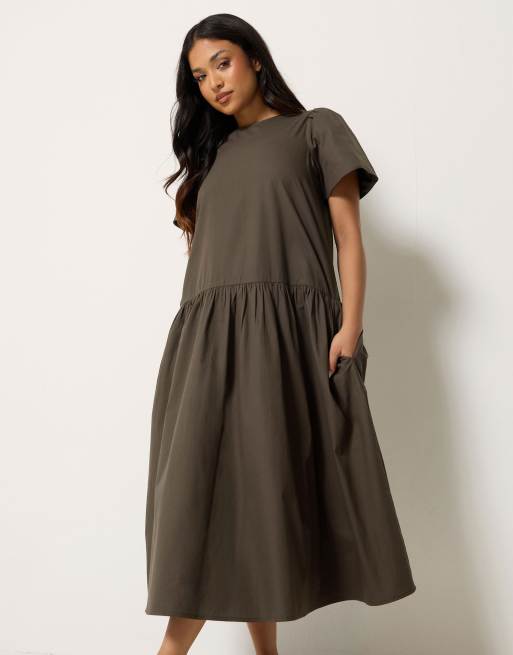 PixieGirl Petite cotton poplin midi dress in brown, 2 of 4