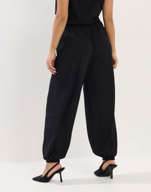 PixieGirl Petite crepe balloon trousers in black, 3 of 4