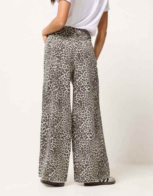 PixieGirl Petite leopard print wide leg jeans in brown, 3 of 4
