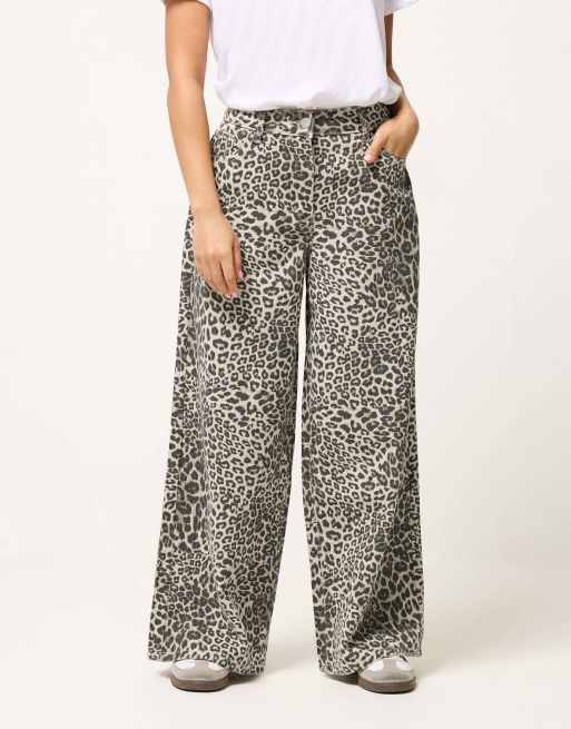 PixieGirl Petite leopard print wide leg jeans in brown, 4 of 4
