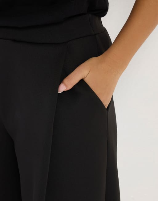 PixieGirl Petite pleated barrel trousers in black, 2 of 4